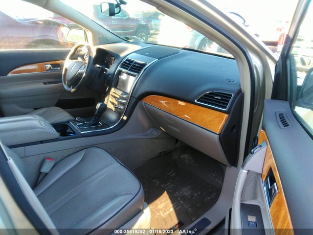 Lincoln MKX 2011 2LMDJ8JK4BBJ33827 Image 5