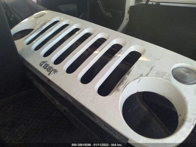 1C4BJWEG6FL598438 Jeep Wrangler Unlimited Sahara