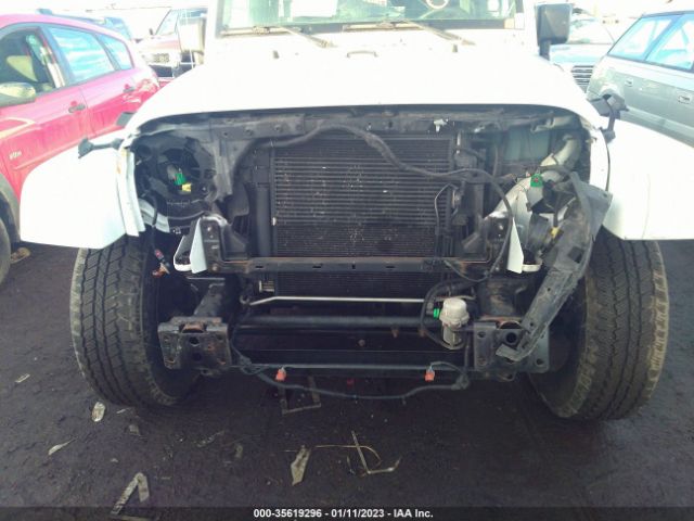 1C4BJWEG6FL598438 Jeep Wrangler Unlimited Sahara