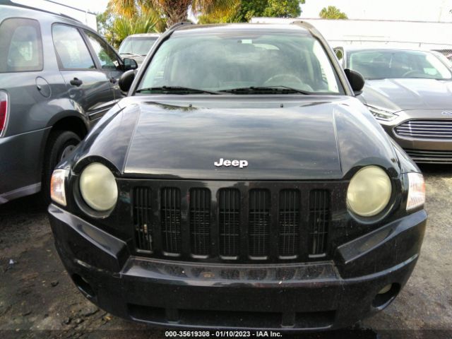 1J8FF47W98D707234 Jeep Compass Sport