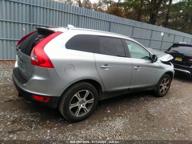 2011 VOLVO XC60 3.0T VIN: YV4902DZ1B2185174