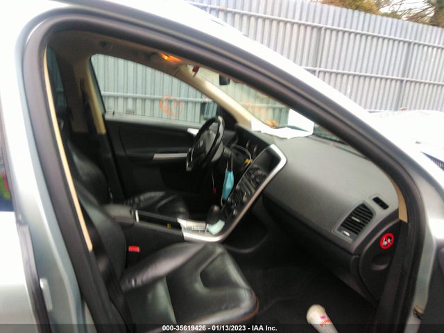 2011 VOLVO XC60 3.0T VIN: YV4902DZ1B2185174