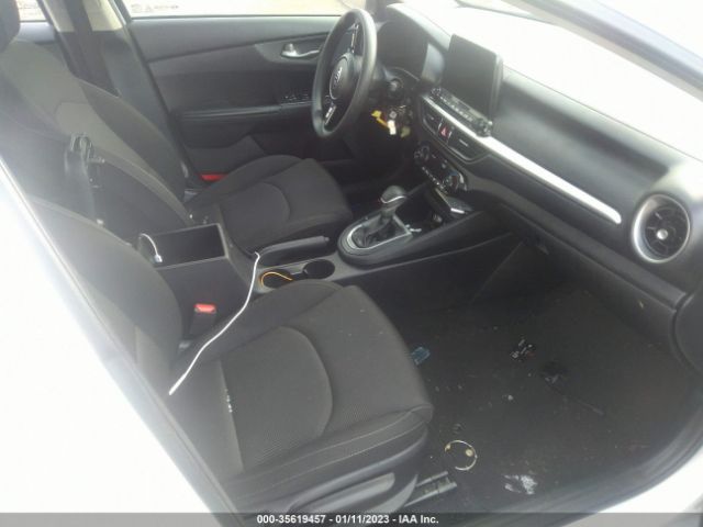3KPF24AD9KE105725 KIA Forte Lxs