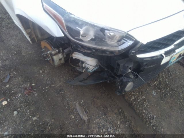 3KPF24AD9KE105725 KIA Forte Lxs