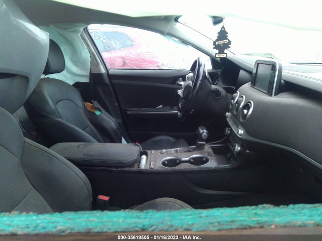 KIA Stinger Base 2018 KNAE15LA0J6022144 Image 5