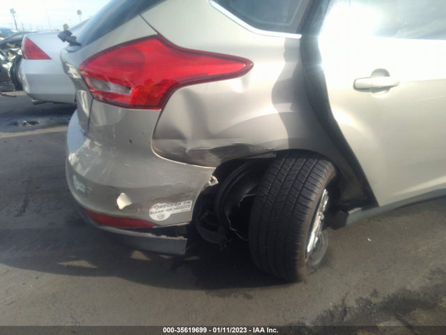 2015 Ford Focus, VIN: 1FADP3R49FL210937