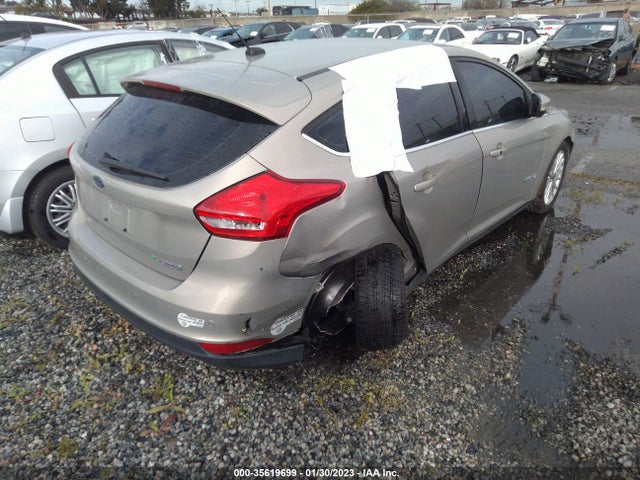 2015 Ford Focus, VIN: 1FADP3R49FL210937