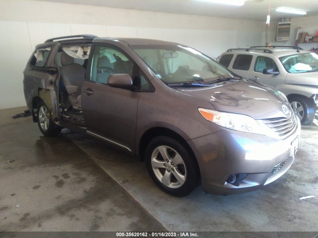 2016 Toyota Sienna, VIN: 5TDKK3DC4GS722412