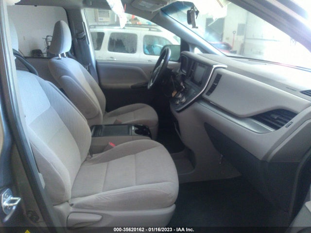 2016 Toyota Sienna, VIN: 5TDKK3DC4GS722412