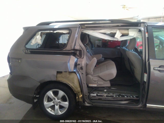 2016 Toyota Sienna, VIN: 5TDKK3DC4GS722412