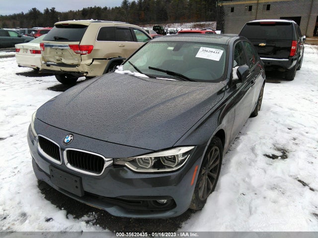 BMW 3 Series 320i Xdrive 2018 WBA8E5G56JNV03214 Image 2
