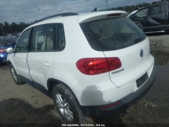 WVGAV7AX4HK021715 Volkswagen Tiguan