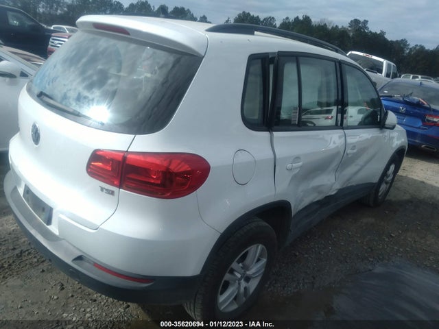 WVGAV7AX4HK021715 Volkswagen Tiguan