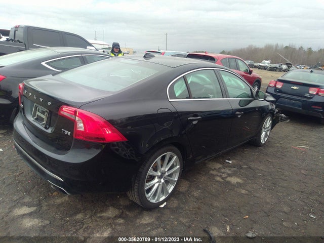 2018 Volvo S60, VIN: LYV402HMXJB173002