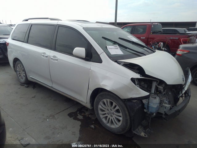 2017 Toyota Sienna, VIN: 5TDYZ3DC2HS811628