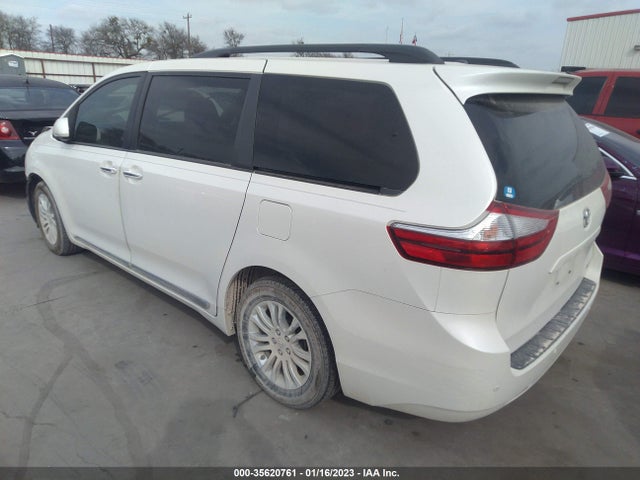2017 Toyota Sienna, VIN: 5TDYZ3DC2HS811628