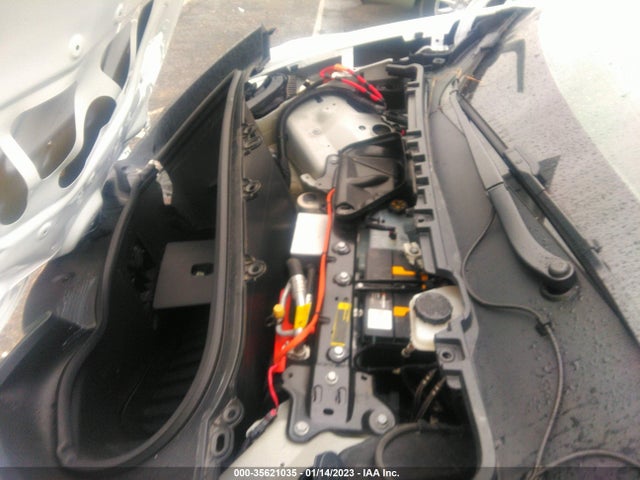 Tesla Model Y Long Range 2021 5YJYGDEE5MF305740 Image 10