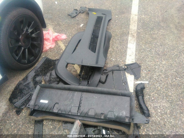 Tesla Model Y Long Range 2021 5YJYGDEE5MF305740 Image 11