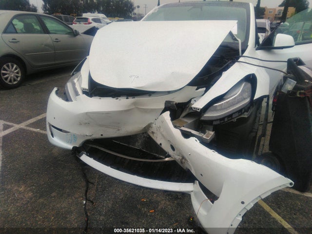 Tesla Model Y Long Range 2021 5YJYGDEE5MF305740 Image 6