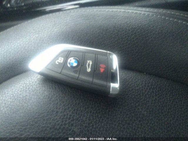 2016 BMW X1, VIN: WBXHT3Z32G4A49640