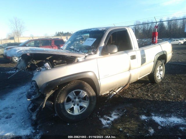 Chevrolet SILVERADO 1500 2000 1GCEC14W1YE247656 Image 2