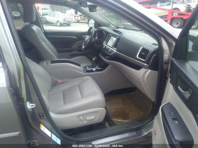 Toyota Highlander Limited 2017 5TDDZRFH8HS371800 Image 5