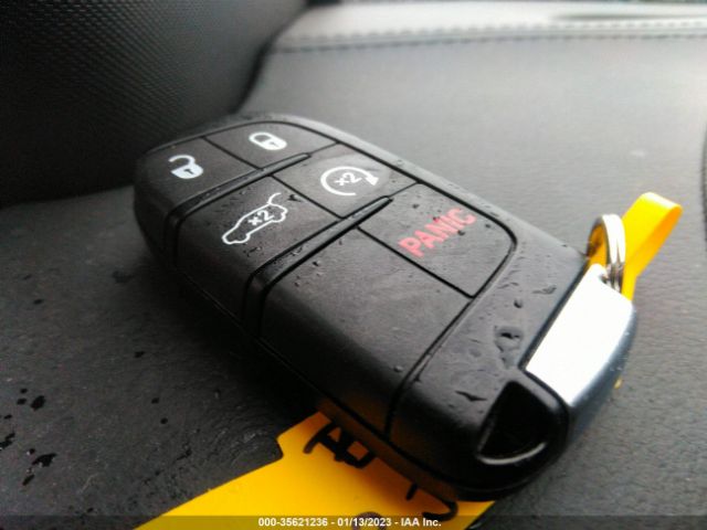 1C4RJFCG9JC332504 Jeep Grand Cherokee Overland