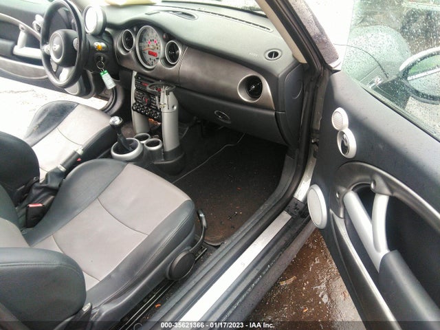2006 MINI COOPER HARDTOP S VIN: WMWRE33566TN25893
