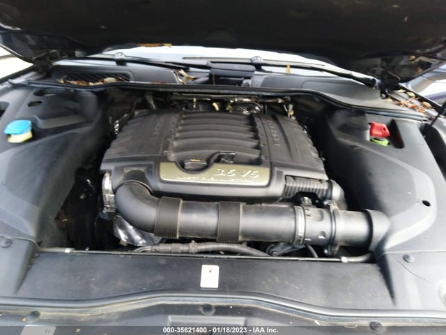 2018 Porsche Cayenne, VIN: WP1AA2A28JKA05111
