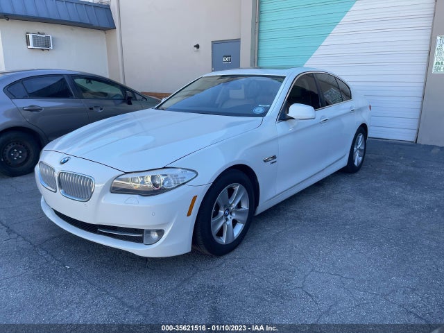 BMW 5 Series 528i Xdrive 2012 WBAXH5C51CDW09748 Image 2