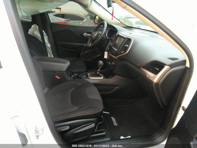 1C4PJLCB8FW670167 Jeep Cherokee Latitude