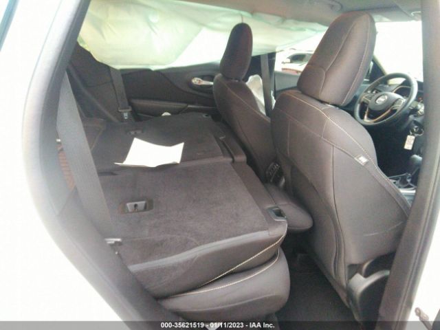 1C4PJLCB8FW670167 Jeep Cherokee Latitude