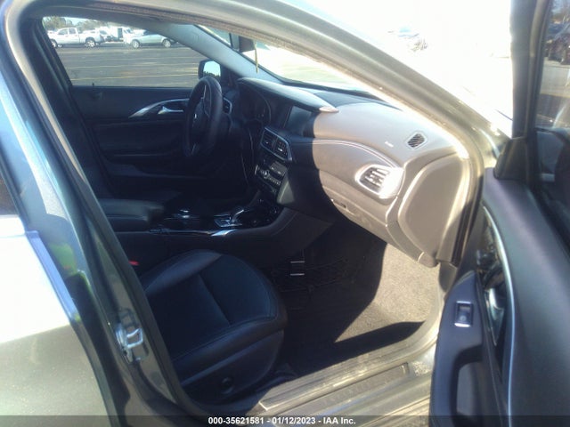 2018 Infiniti QX30, VIN: SJKCH5CP8JA056109