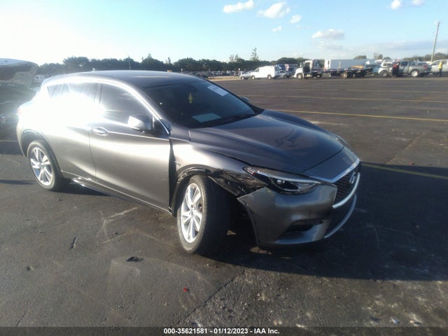 2018 Infiniti QX30, VIN: SJKCH5CP8JA056109