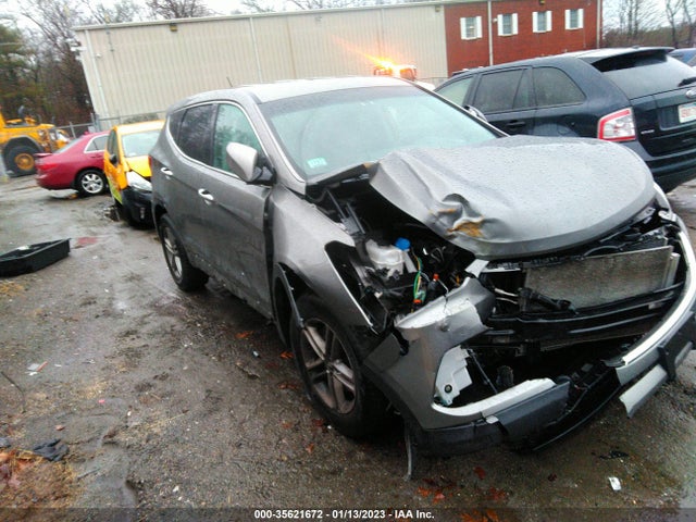 2018 Hyundai Santa Fe, VIN: 5NMZTDLB4JH095361
