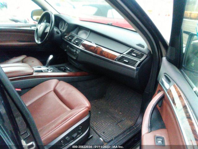 5UXZV8C52BL417103 BMW X5 50i