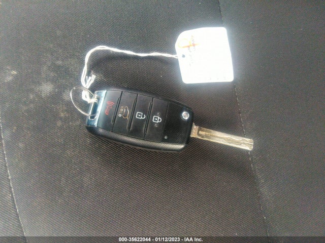 2016 Kia Soul, VIN: KNDJN2A25G7401899