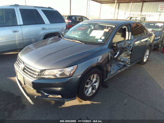 1VWAA7A37JC004353 Volkswagen Passat 2.0t S/r-line