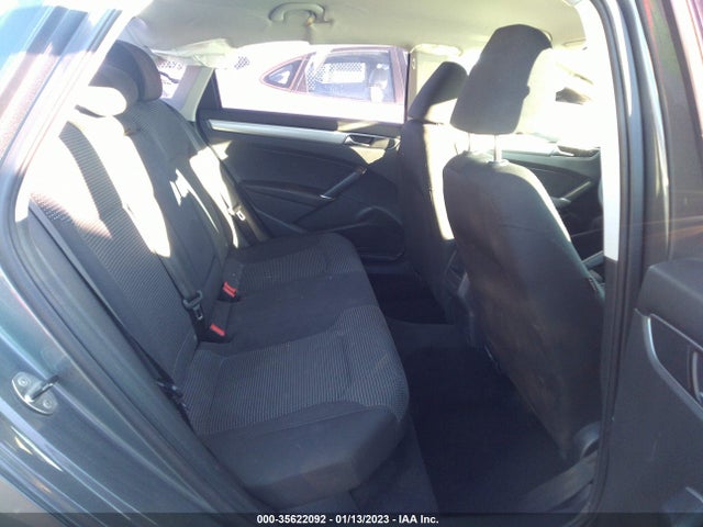 1VWAA7A37JC004353 Volkswagen Passat 2.0t S/r-line