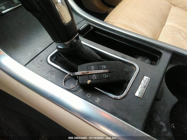 Lincoln MKS 2011 1LNHL9DR8BG606806 Image 3