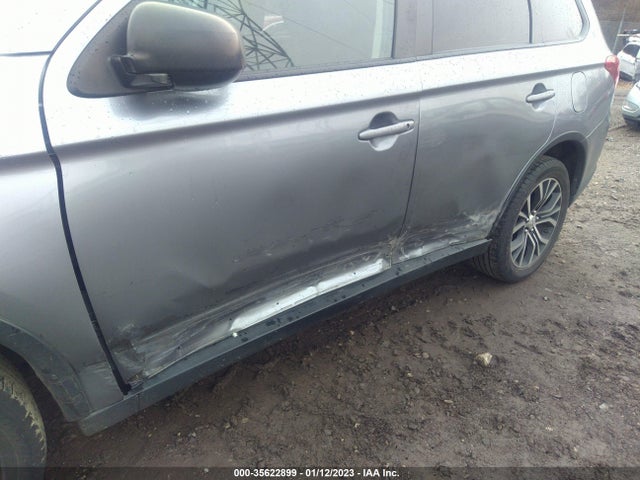 JA4AZ2A37HZ052421 Mitsubishi Outlander Es