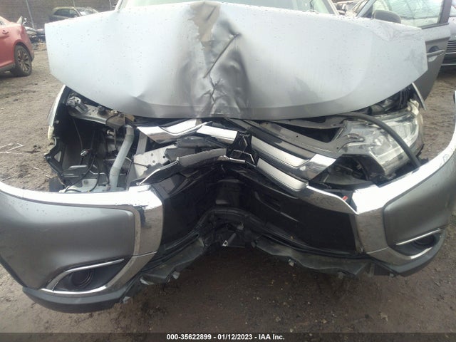 JA4AZ2A37HZ052421 Mitsubishi Outlander Es