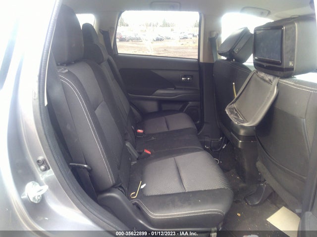 JA4AZ2A37HZ052421 Mitsubishi Outlander Es