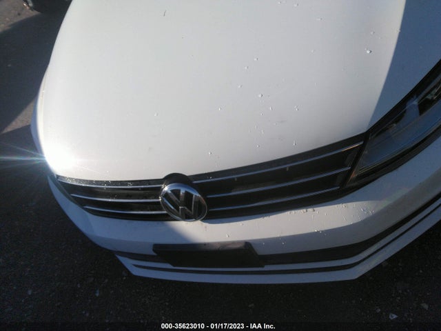 2018 Volkswagen Jetta, VIN: 3VW2B7AJ3JM251724