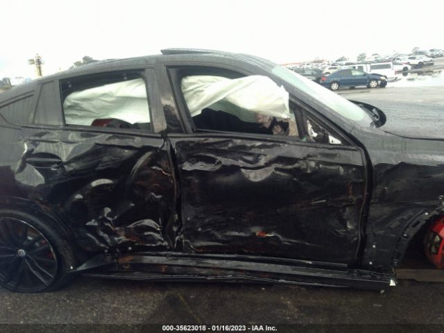 5UXCY8C04N9M69853 BMW X6 M50i