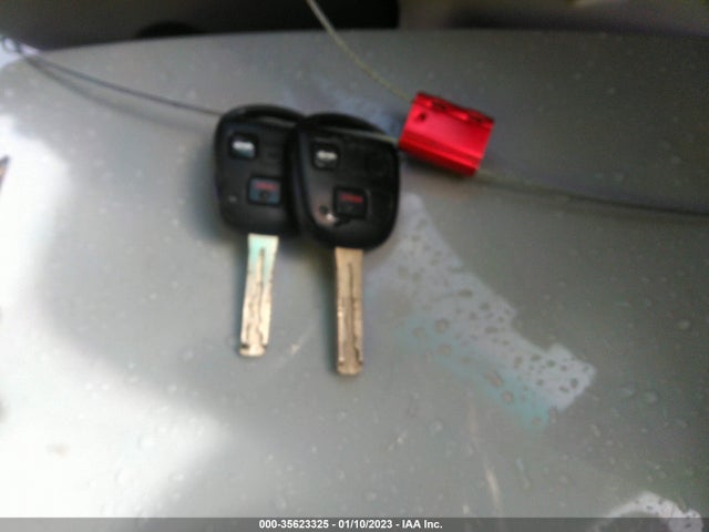 Lexus LS 430 2001 JTHBN30F410021661 Image 3