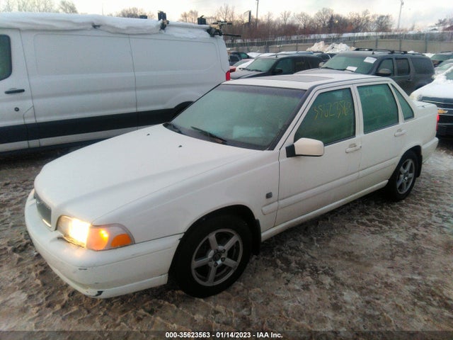 Volvo S70 1999 YV1LT56D1X2590066 Image 2