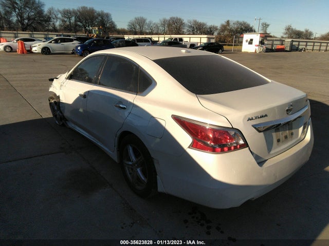 2015 NISSAN ALTIMA 2.5 SV VIN: 1N4AL3AP2FC174013