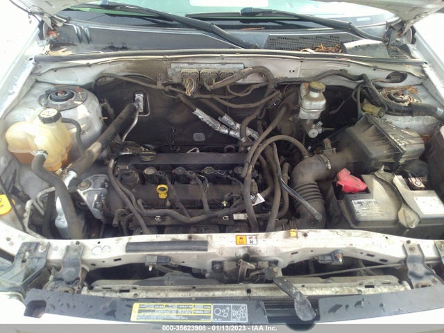 2009 FORD ESCAPE XLS VIN: 1FMCU92769KA61639
