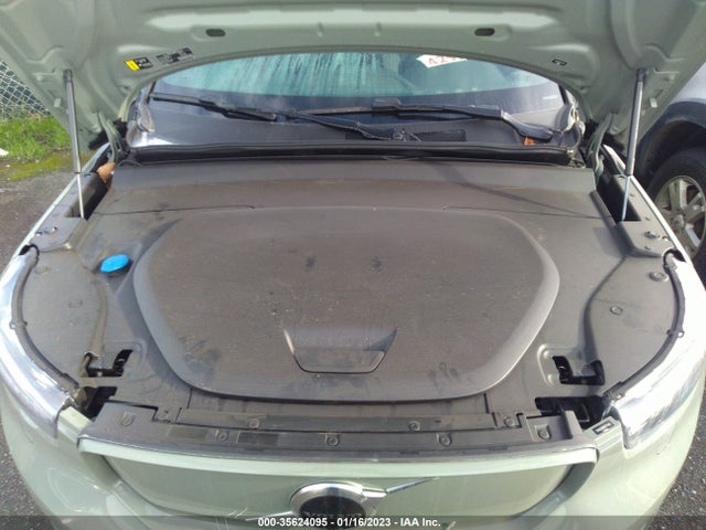 2022 Volvo XC40, VIN: YV4ED3UB8N2774481